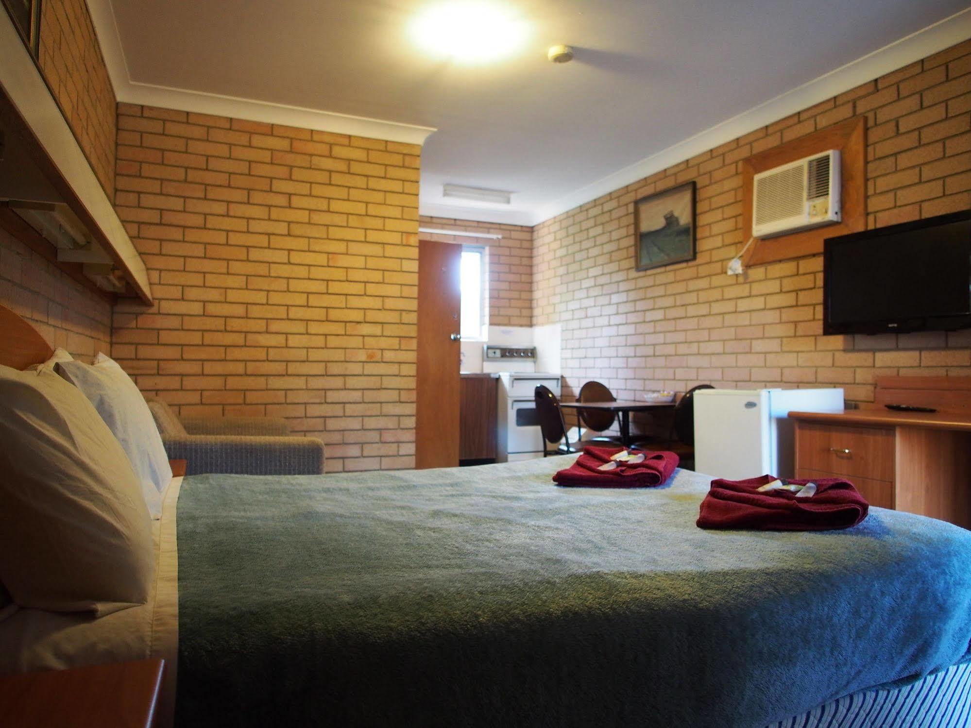 Windmill Motel วูลองกอง ภายนอก รูปภาพ