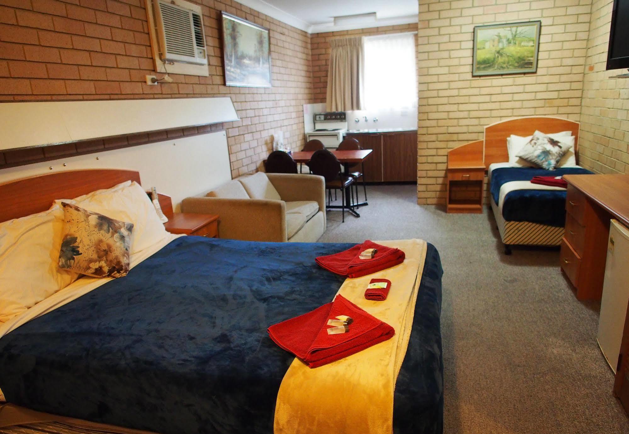 Windmill Motel วูลองกอง ภายนอก รูปภาพ